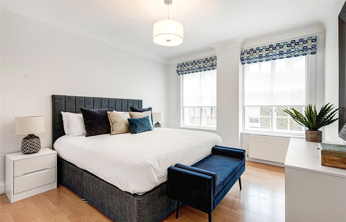 2 bedroom Flat, Kensington High Street, Kensington, W8 - Available, Image 4