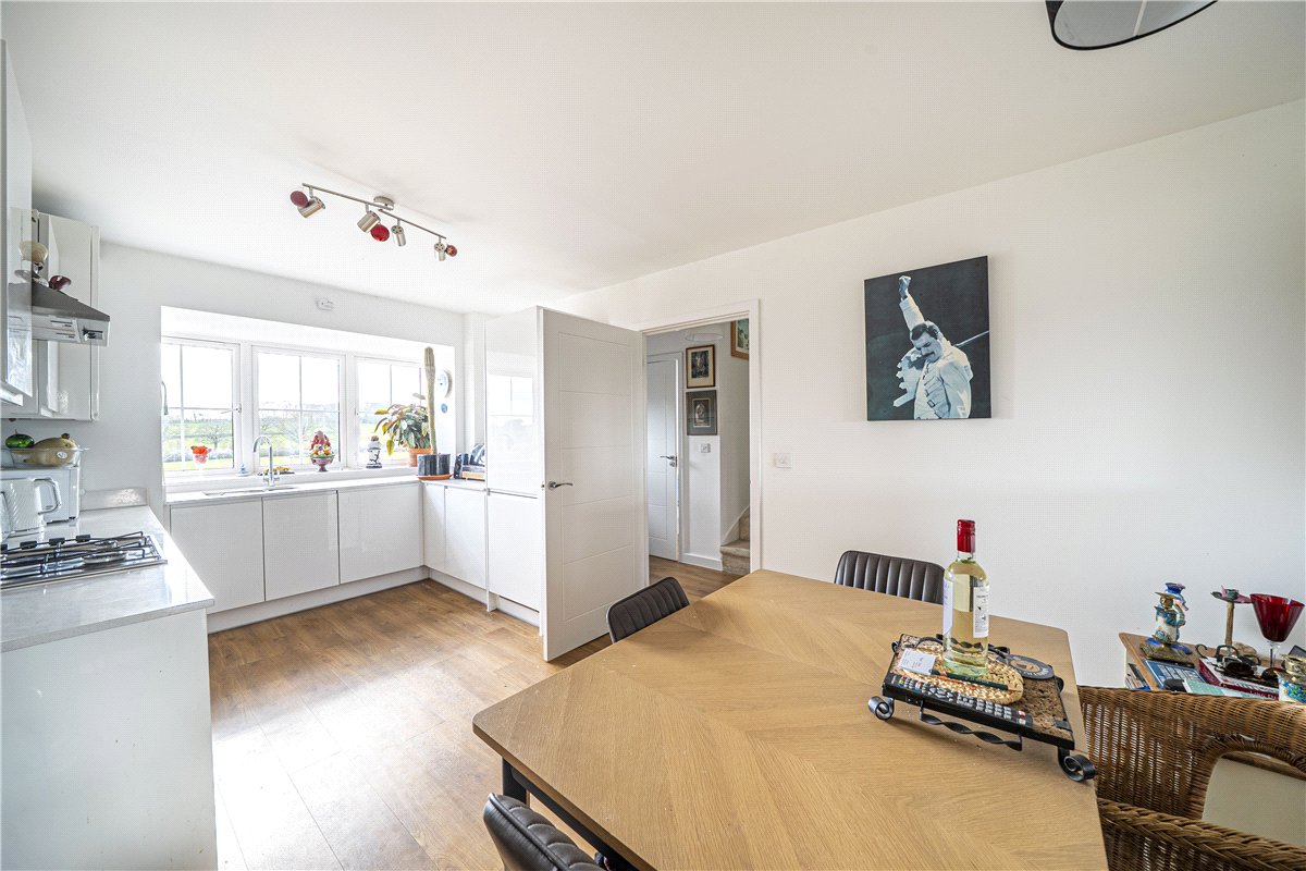 3 bedroom House, Field Close, Bishops Waltham, SO32 - Available, Image 11