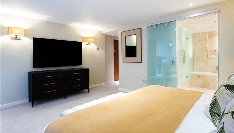 3 bedroom Flat, Young Street, London, W8 - Available, Image 10