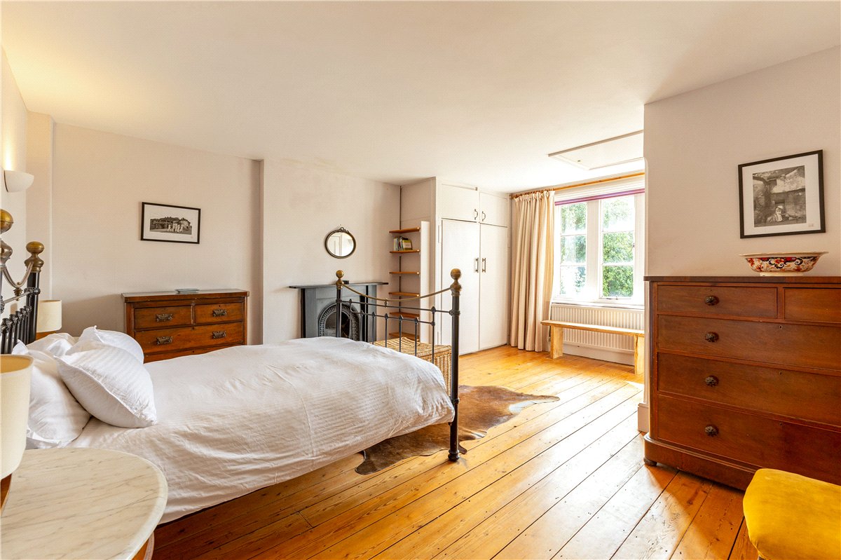 3 bedroom House, West Street, Aldbourne, SN8 - Available, Image 11