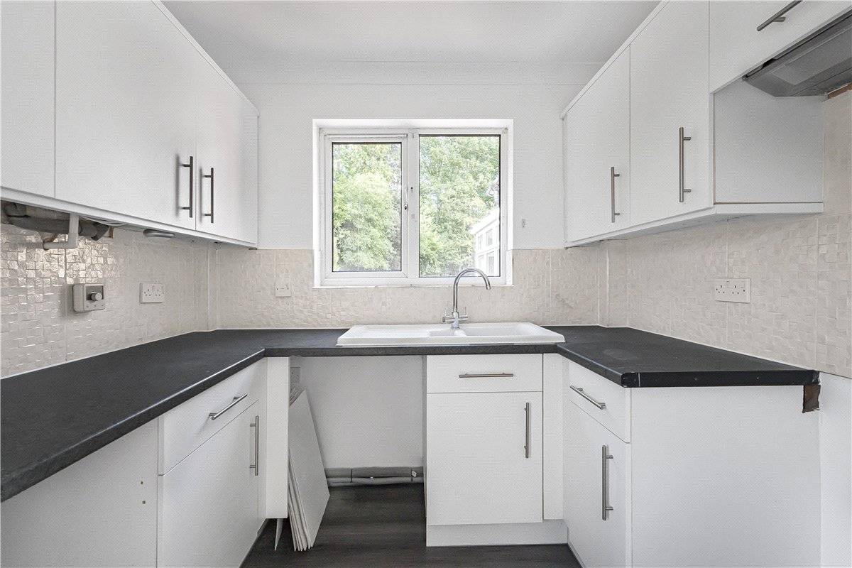 2 bedroom Bungalow, Pantile Close, Witham, CM8 - Let Agreed, Image 3