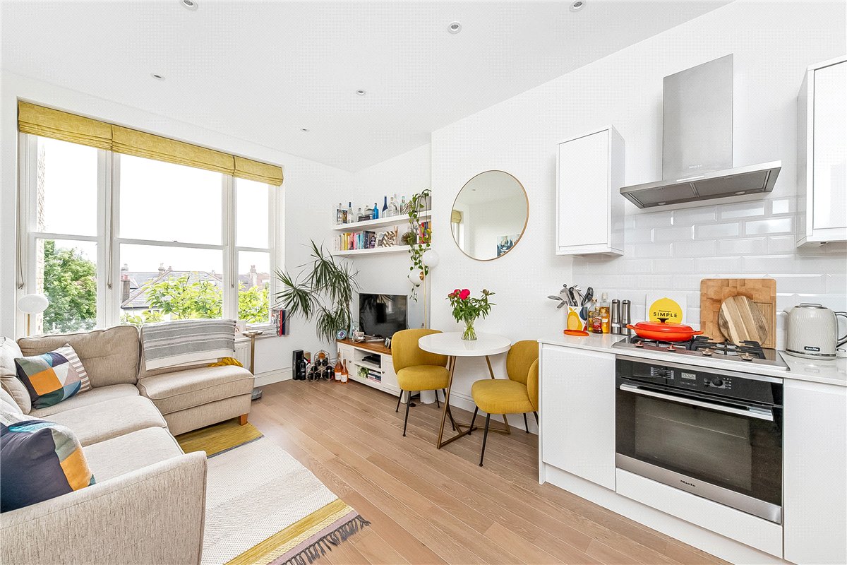 1 bedroom Flat, Trinity Road, London, SW17 - Available, Image 2