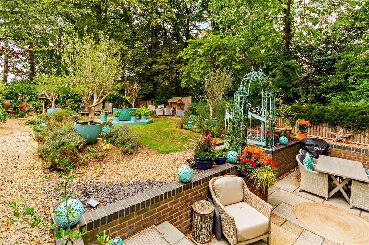 4 bedroom House, Oxford Road, Donnington, RG14 - Available, Image 22