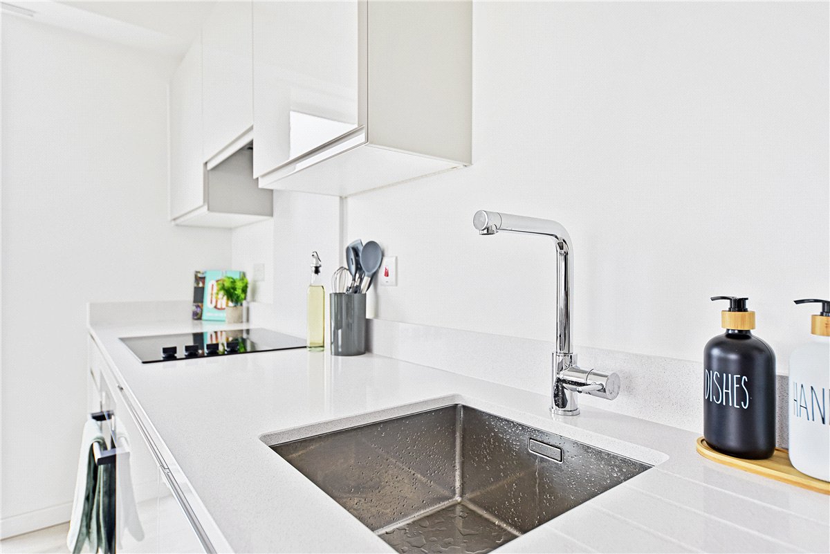 2 bedroom Flat, Heartwell Avenue, London, E16 - , Image 7