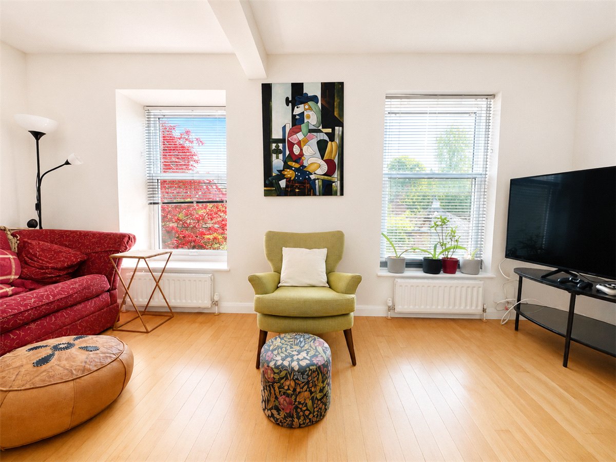 3 bedroom House, Edgar Road, Winchester, SO23 - , Image 3