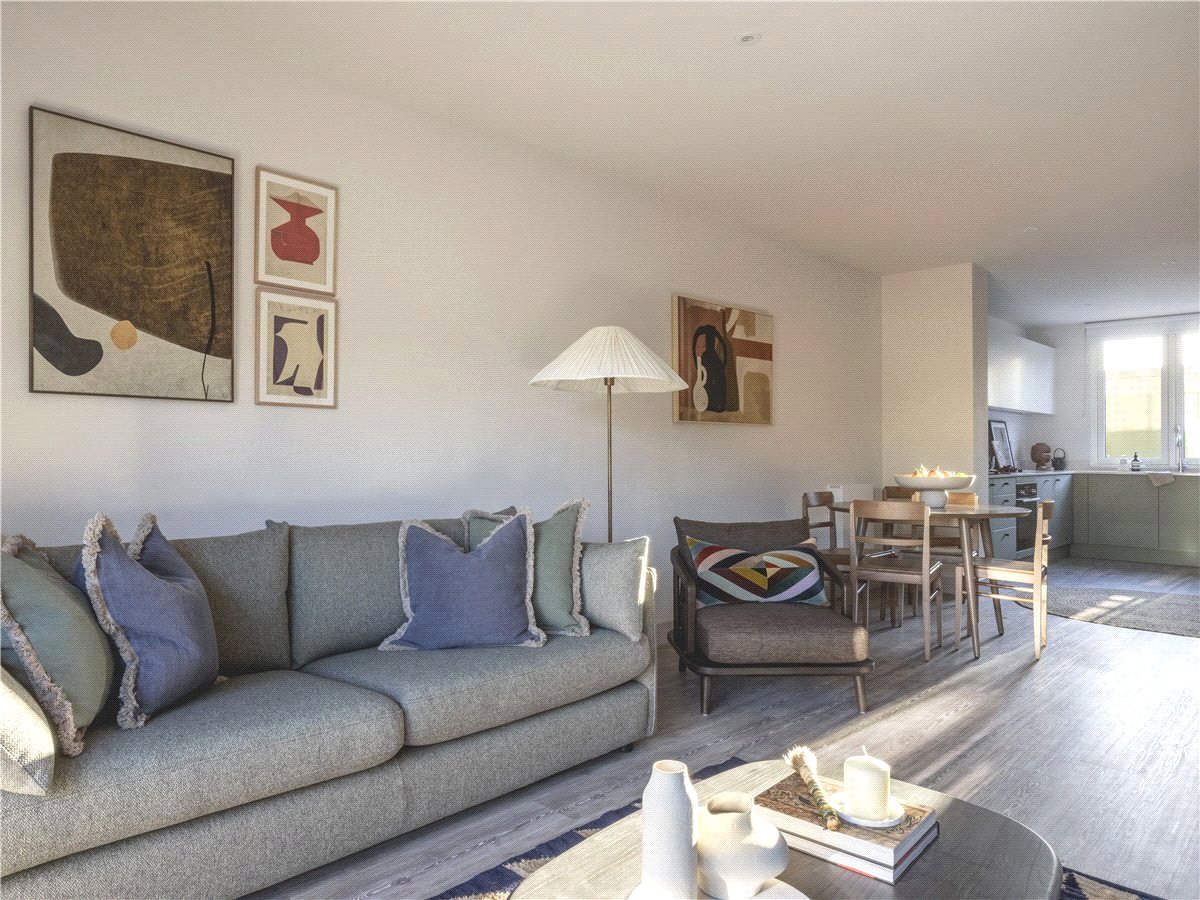 3 bedroom House, Ayrton Avenue, Cambridge, CB3 - Available, Image 2
