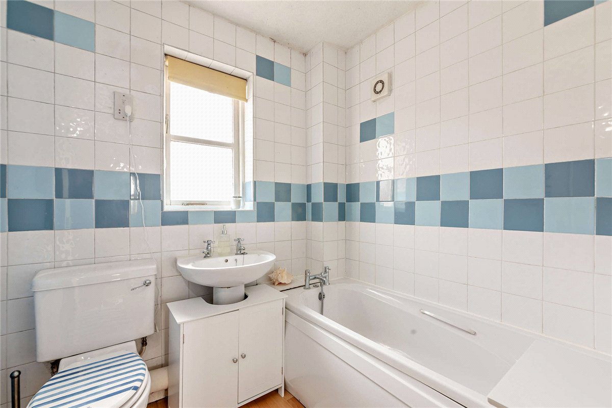 3 bedroom House, Meadowsweet Close, Thatcham, RG18 - Sold STC, Image 12