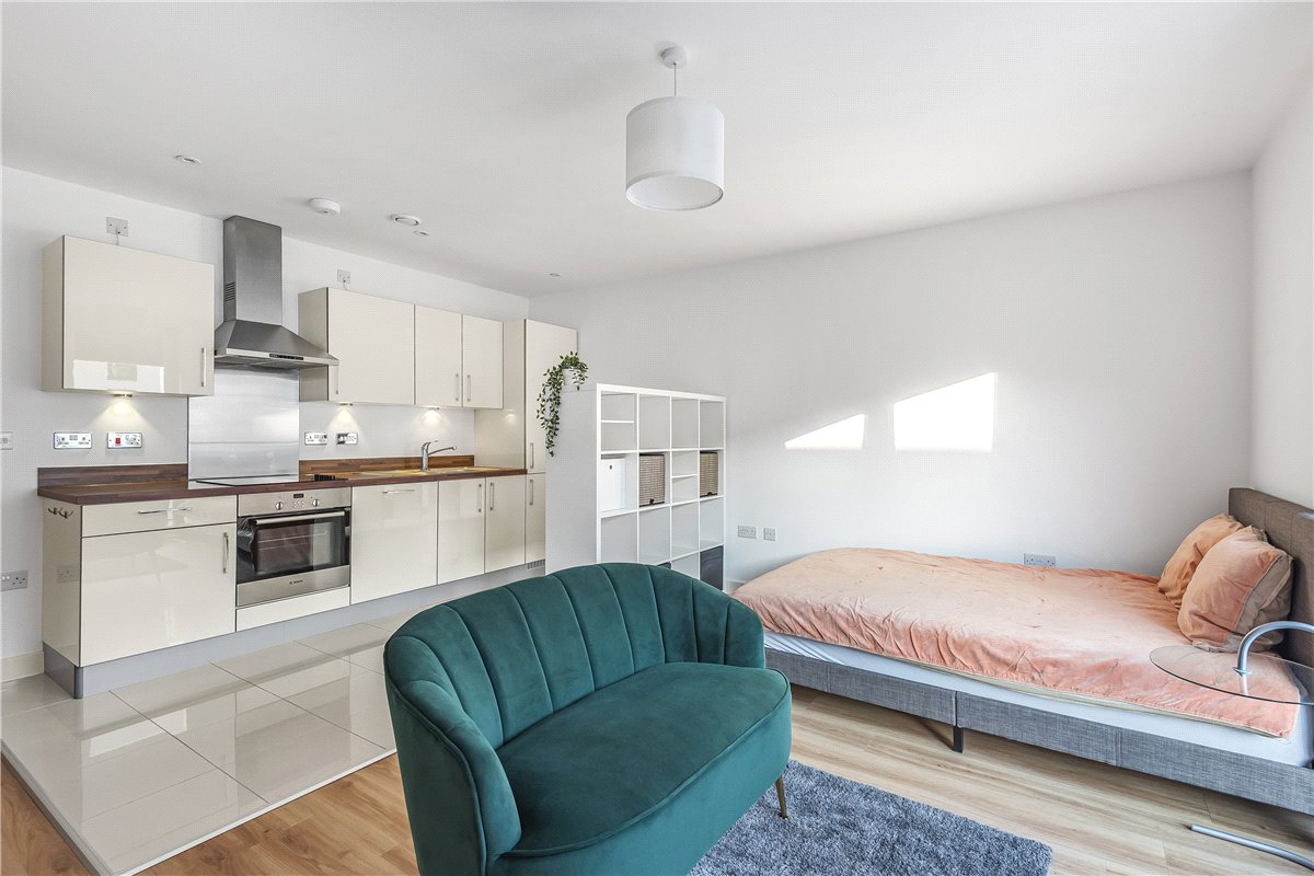 1 bedroom Flat, Longmead Terrace, Bath, BA2 - Let Agreed, Image 2