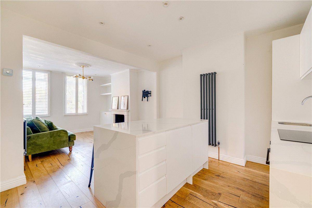 1 bedroom Flat, St. John's Hill, London, SW11 - Available, Image 1