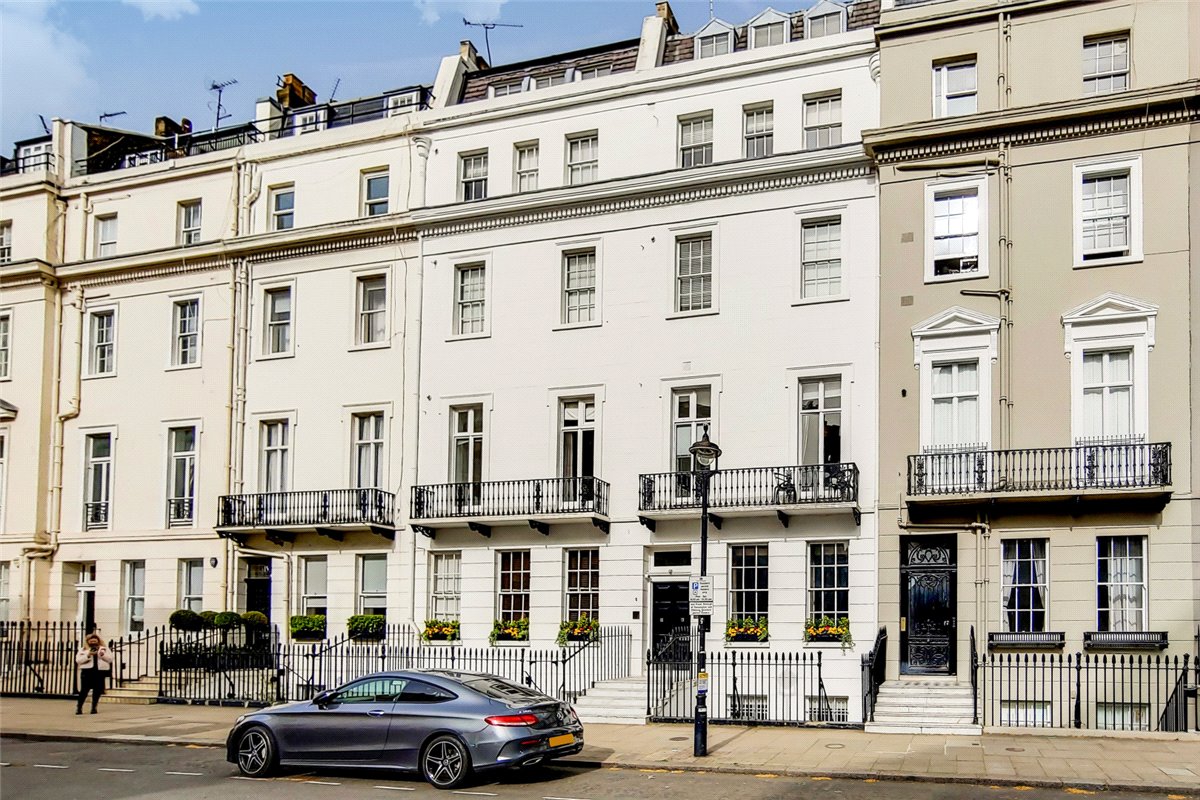 1 bedroom Flat, Chesham Place, Belgravia, SW1X - Available