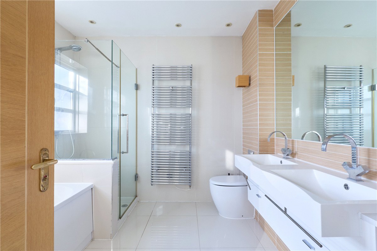 4 bedroom House, Mill Reef, Newmarket, CB8 - Available, Image 7