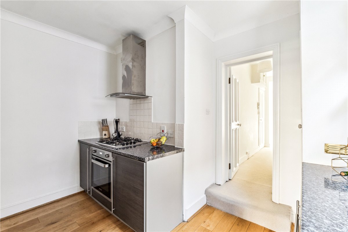 2 bedroom Flat, Airedale Road, London, SW12 - Sold, Image 9