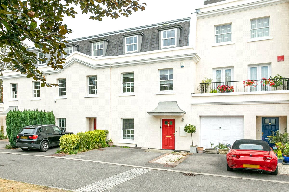 3 bedroom House, Arundel Wing, Tortington Manor, BN18 - Available