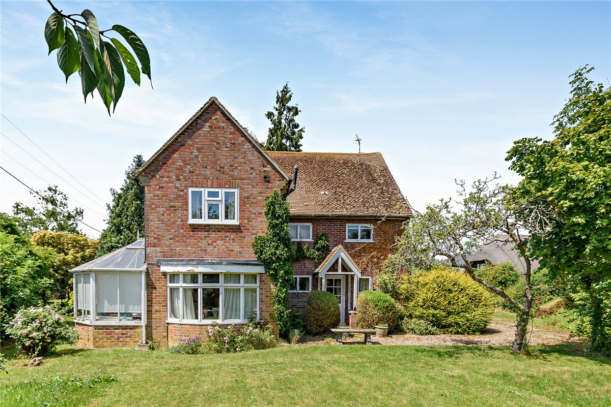 4 bedroom House, The Thicket, Leckhampstead, RG20 - Available