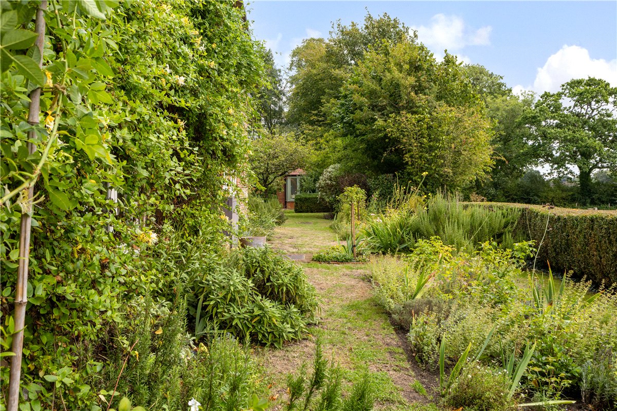 4 bedroom House, West Stowell, Marlborough, SN8 - Available, Image 35