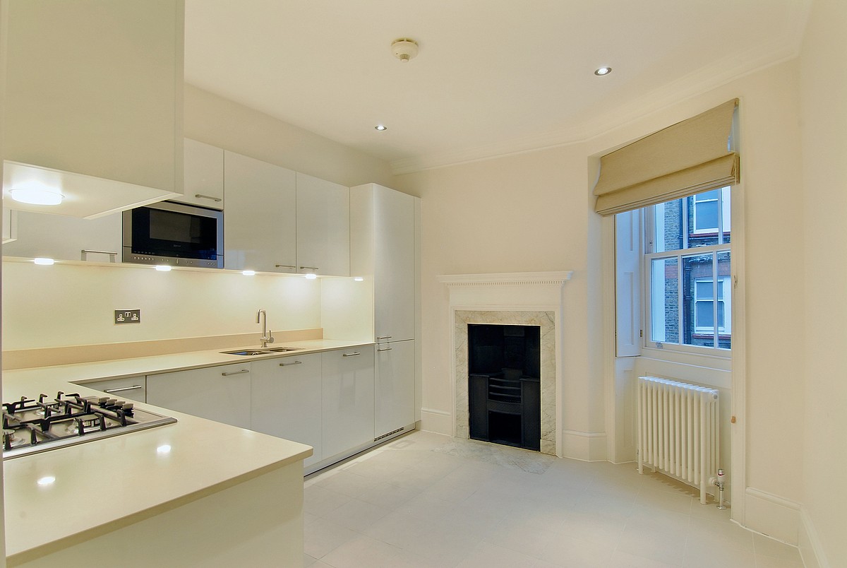 2 bedroom Flat, Manchester Street, London, W1U - Available, Image 2