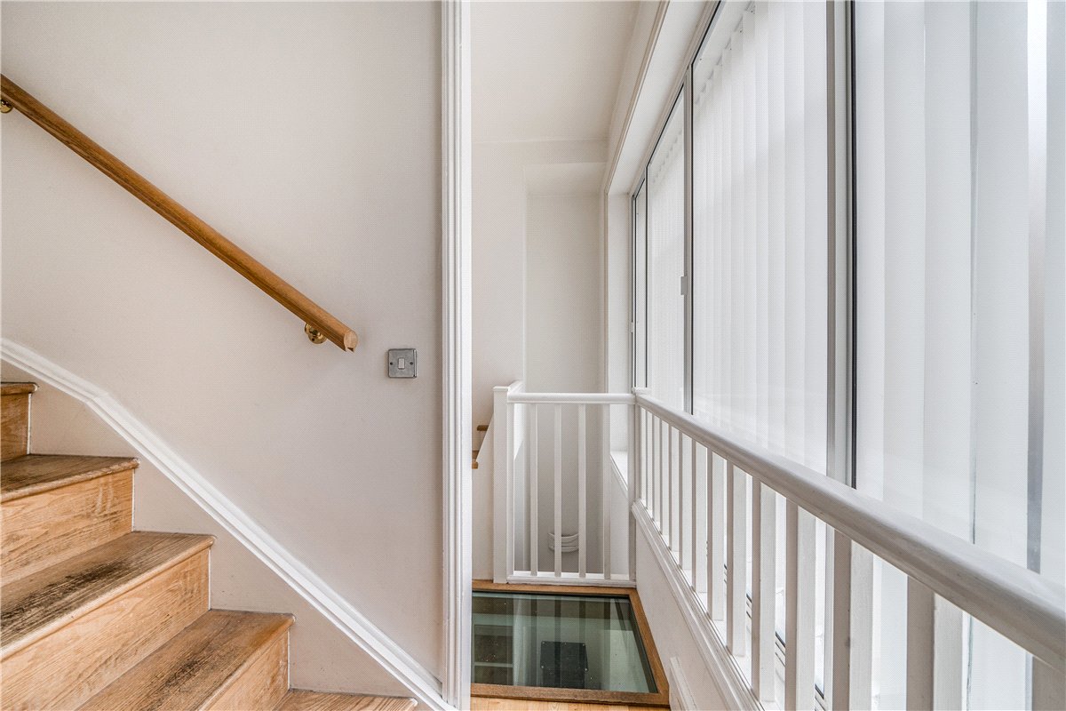 2 bedroom Maisonette, Vineyards, Bath, BA1 - Available, Image 5