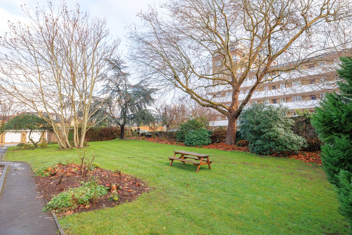 2 bedroom Flat, Upper Richmond Road, London, SW15 - Let Agreed, Image 9