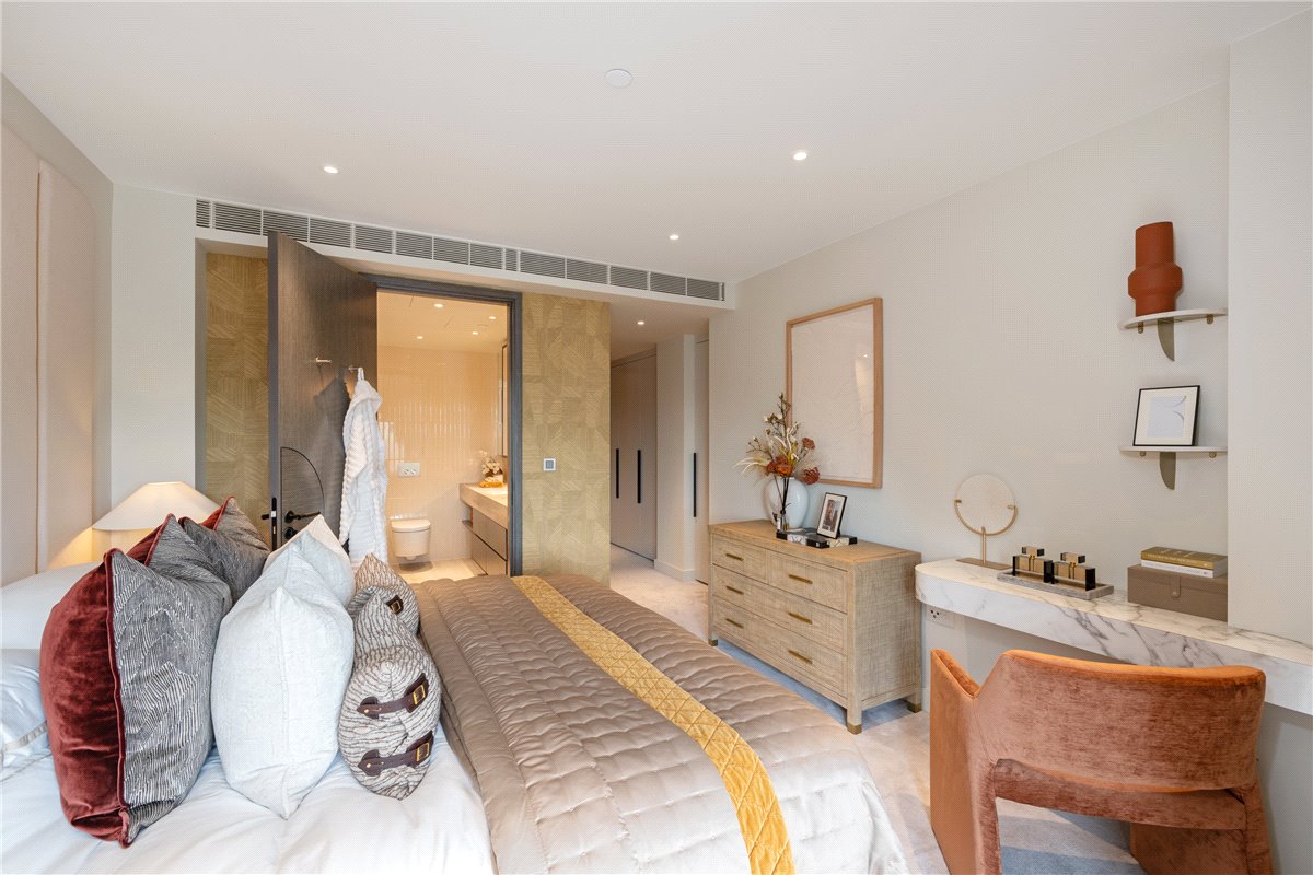 3 bedroom Flat, Waterfront Drive, Chelsea Waterfront, SW10 - Available, Image 4