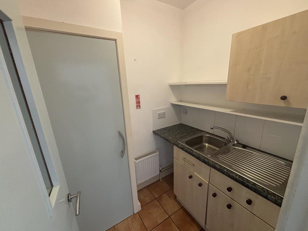 570 Sq Ft, Ford, Taunton, TA4 - Available, Image 2