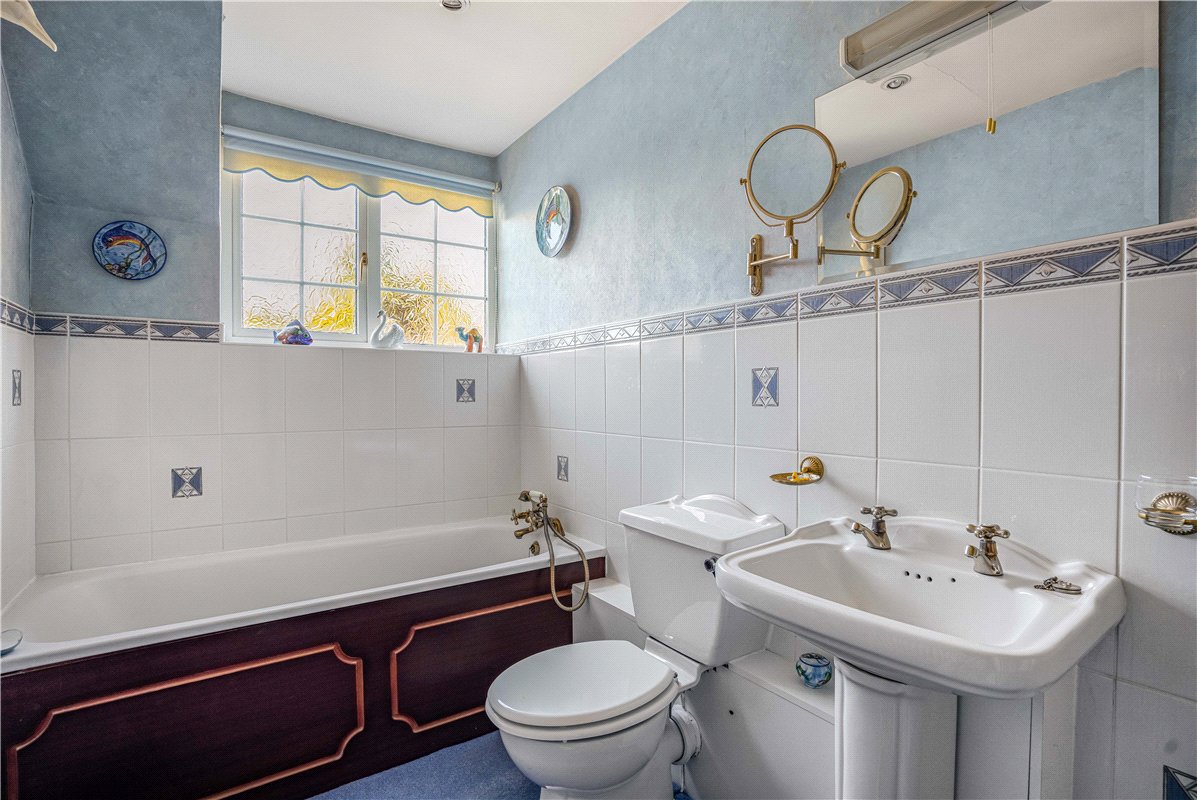 4 bedroom Barn Conversion, Cassington Road, Yarnton, OX5 - Available, Image 2