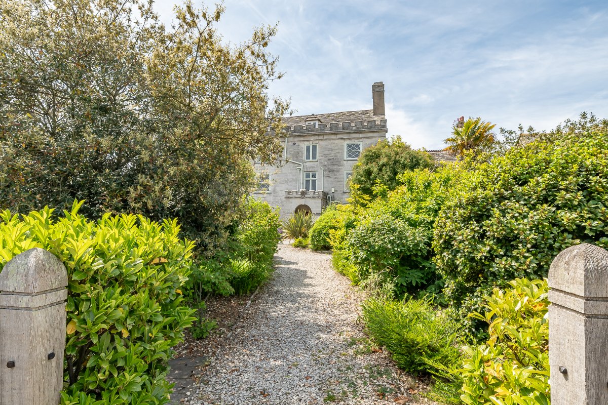 8 bedroom House, High Street, Swanage, BH19 - Available, Image 18