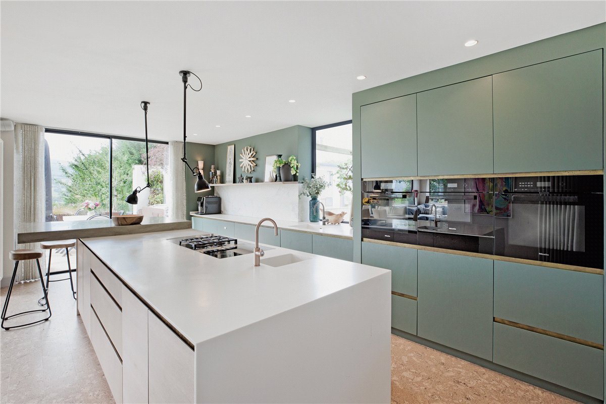 5 Bedroom Single Family Home/House's Image 9