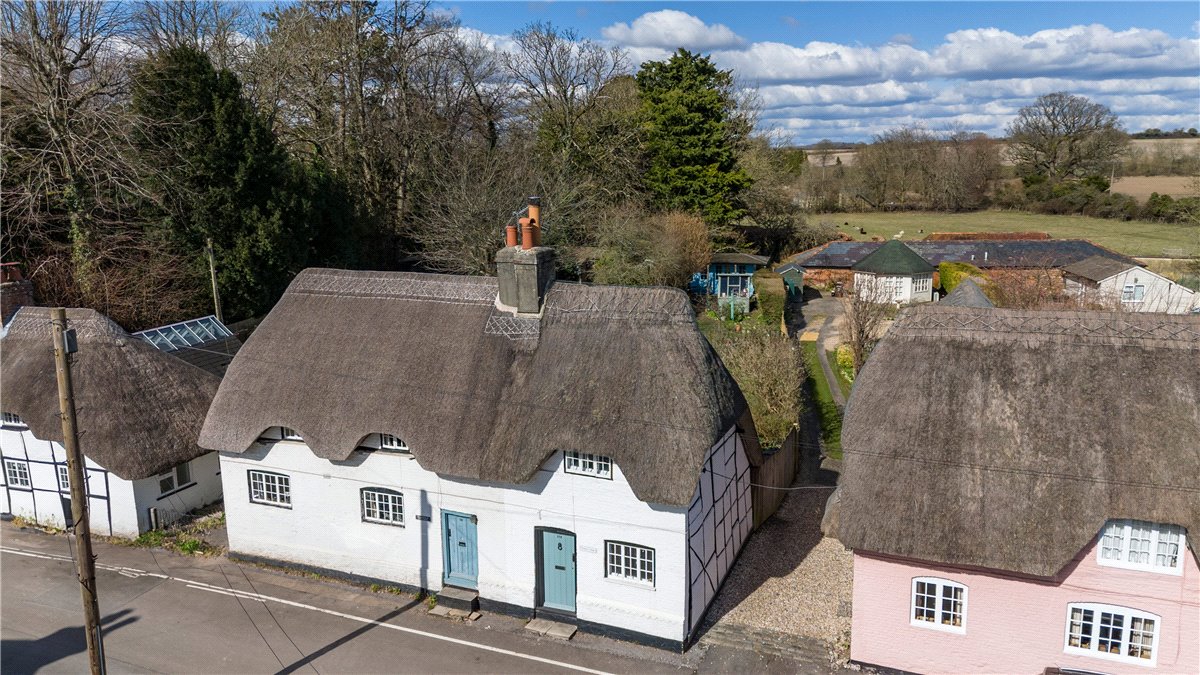 1 bedroom House, Duke Street, Micheldever, SO21 - Sold STC