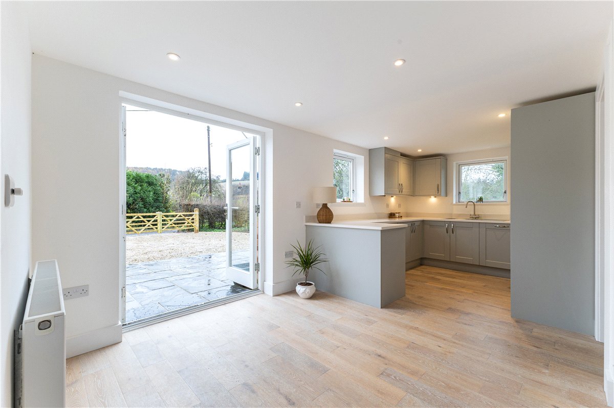 3 bedroom House, Preston, Ramsbury, SN8 - Available, Image 1