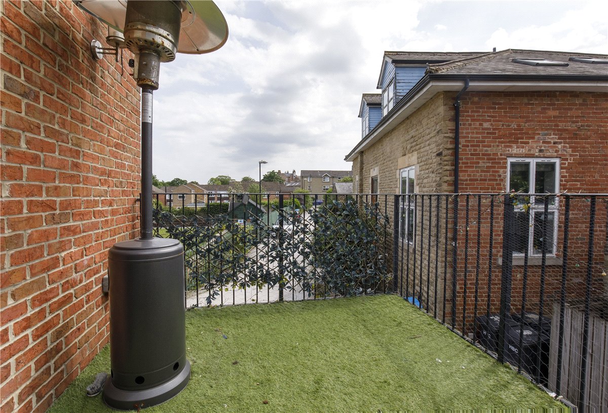 2 bedroom House, Devonshire Mews, Harrogate, HG1 - Available, Image 2