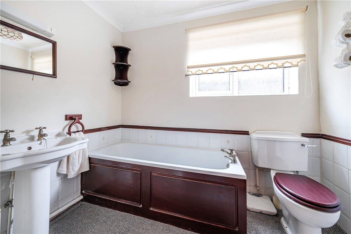 4 bedroom Bungalow, High Street, Burbage, SN83AR - Sold STC, Image 17