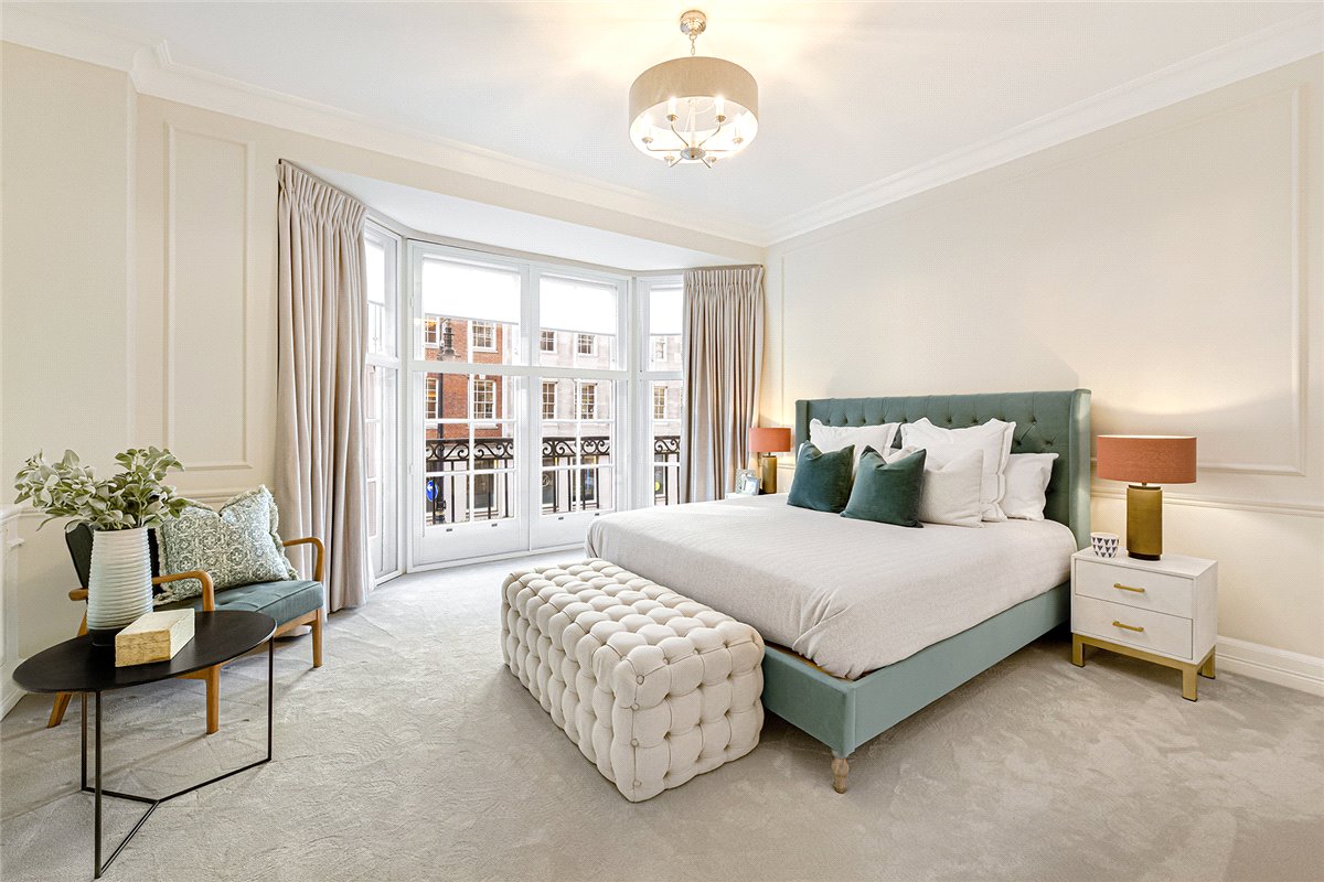 4 bedroom Flat, Grosvenor Square, Mayfair, W1K - Available, Image 9