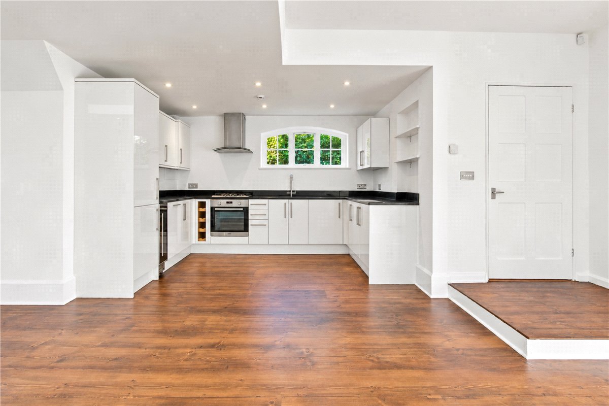 3 bedroom Cottage, Bishops Avenue, London, SW6 - Available, Image 5
