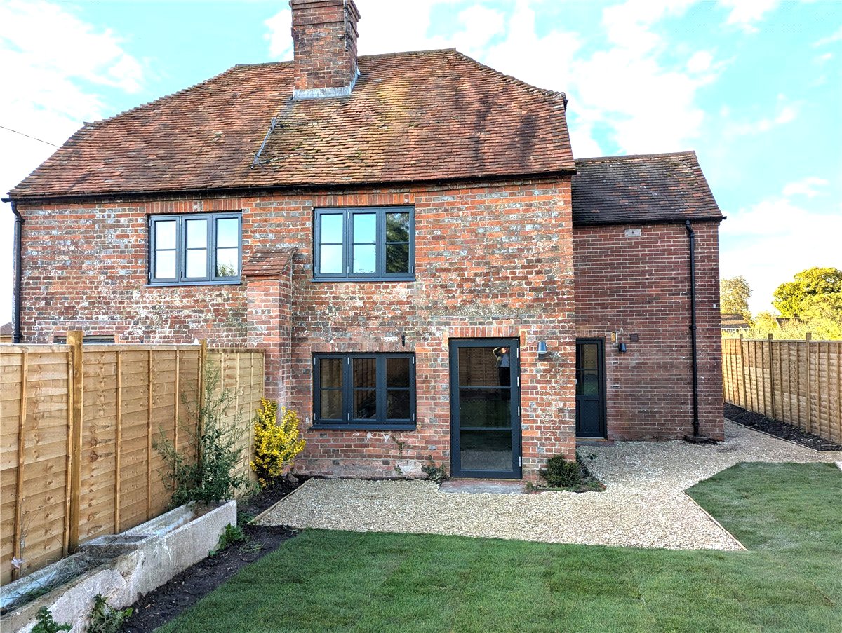 3 bedroom Cottage, Enborne Street, Enborne, RG14 - Sold STC