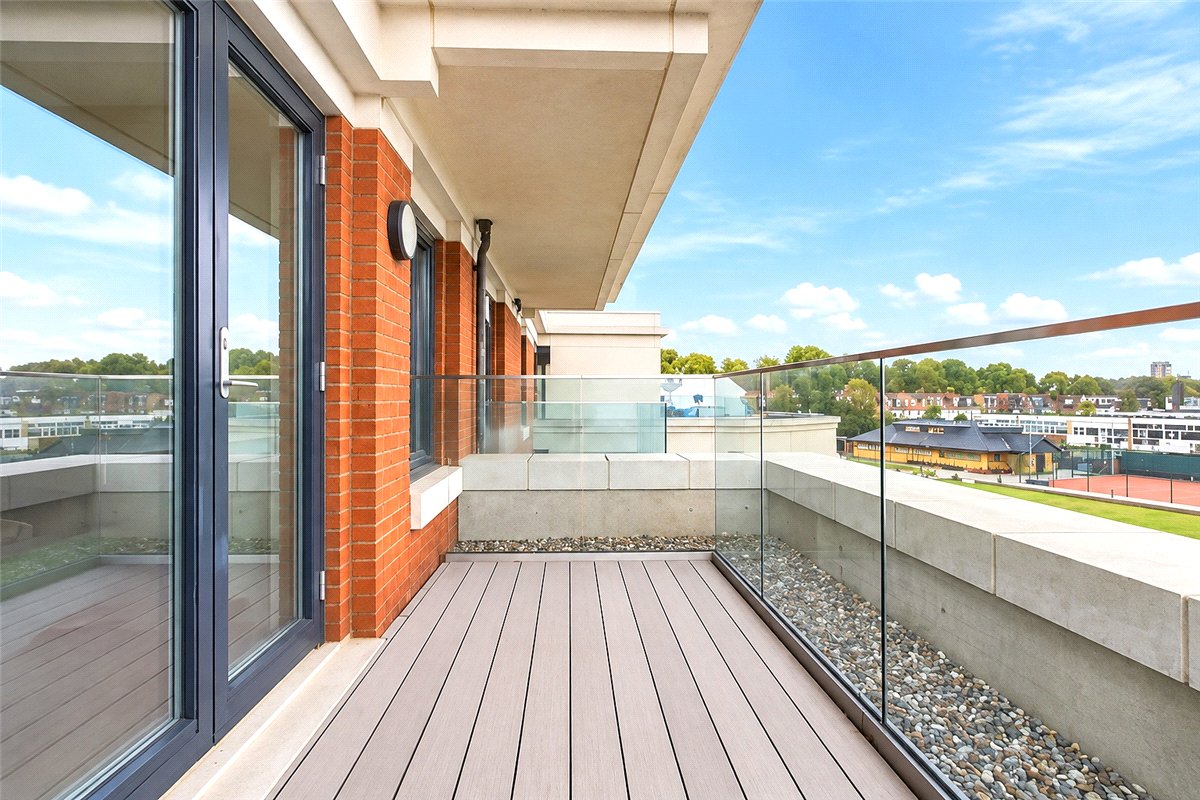 2 bedroom Flat, Broomhouse Lane, London, SW6 - Available, Image 2