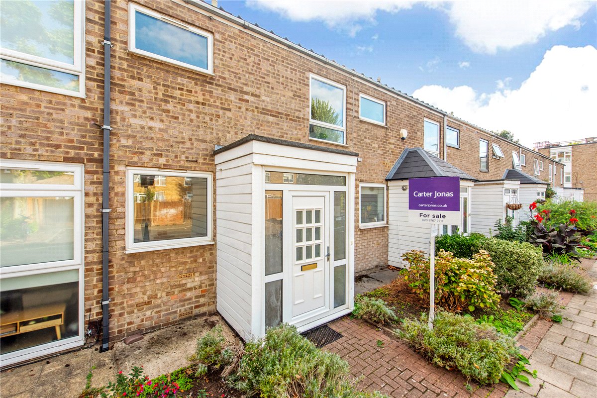 2 bedroom House, Hunter Close, London, SW12 - Available