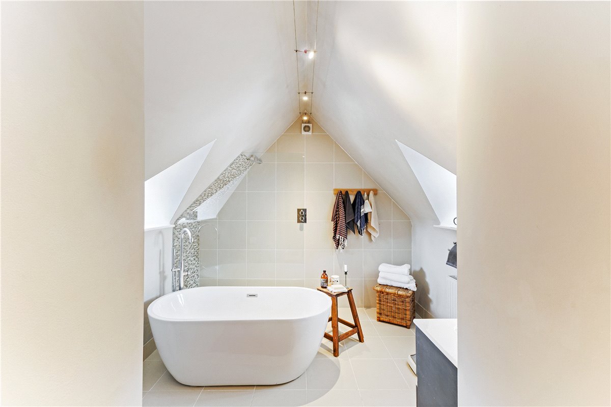 3 bedroom House, Lockeridge, Marlborough, SN8 - Sold STC, Image 6