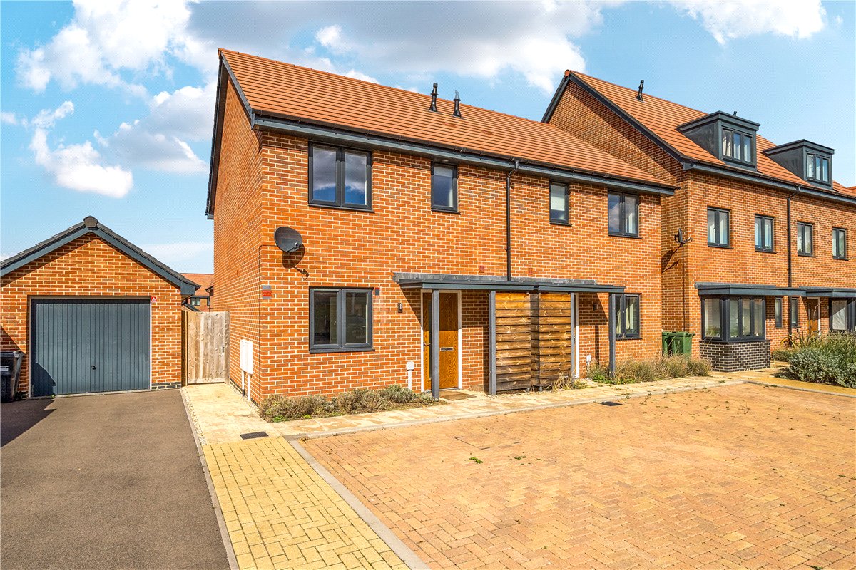 2 bedroom House, Fearnley Close, Glebe Farm, MK17 - , Image 8