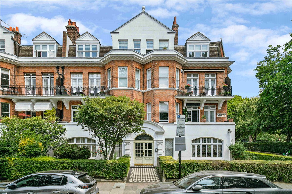 2 bedroom Flat, Bishops Mansions, Stevenage Road, SW6 - Available, Image 2