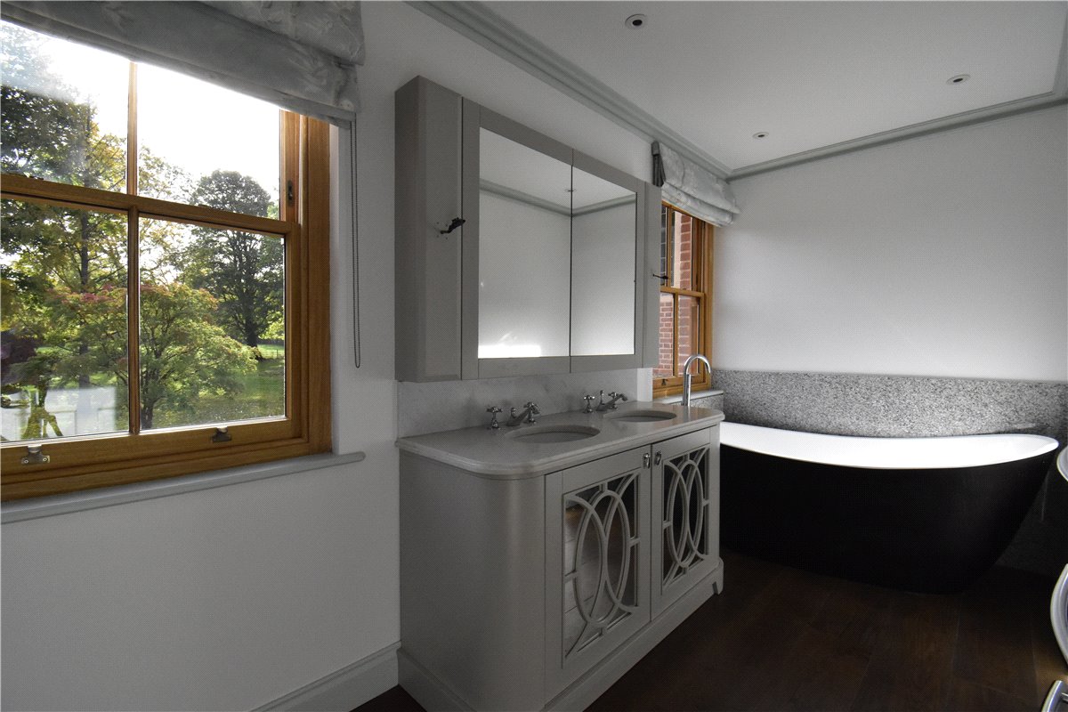 6 bedroom House, Newmarket Road, Kirtling, CB8 - , Image 25