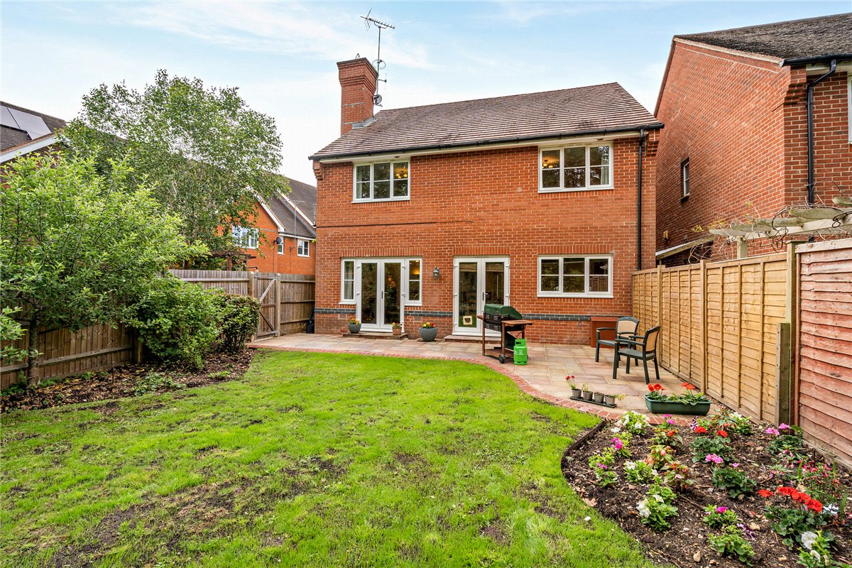4 bedroom House, Hermitage Green, Hermitage, RG18 - Available, Image 32