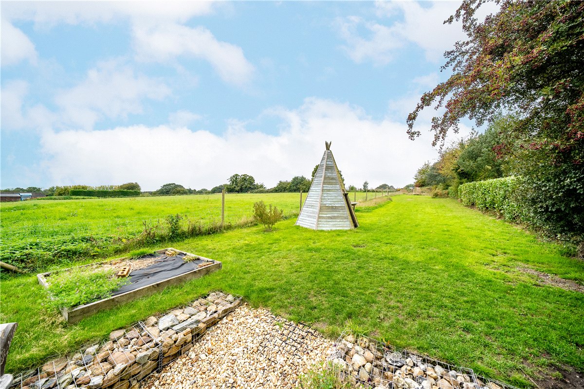 3 bedroom House, Trampers Lane, North Boarhunt, PO17 - Available, Image 8