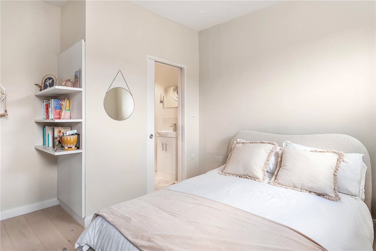 2 bedroom House, Nottingham Road, London, SW17 - Available, Image 12