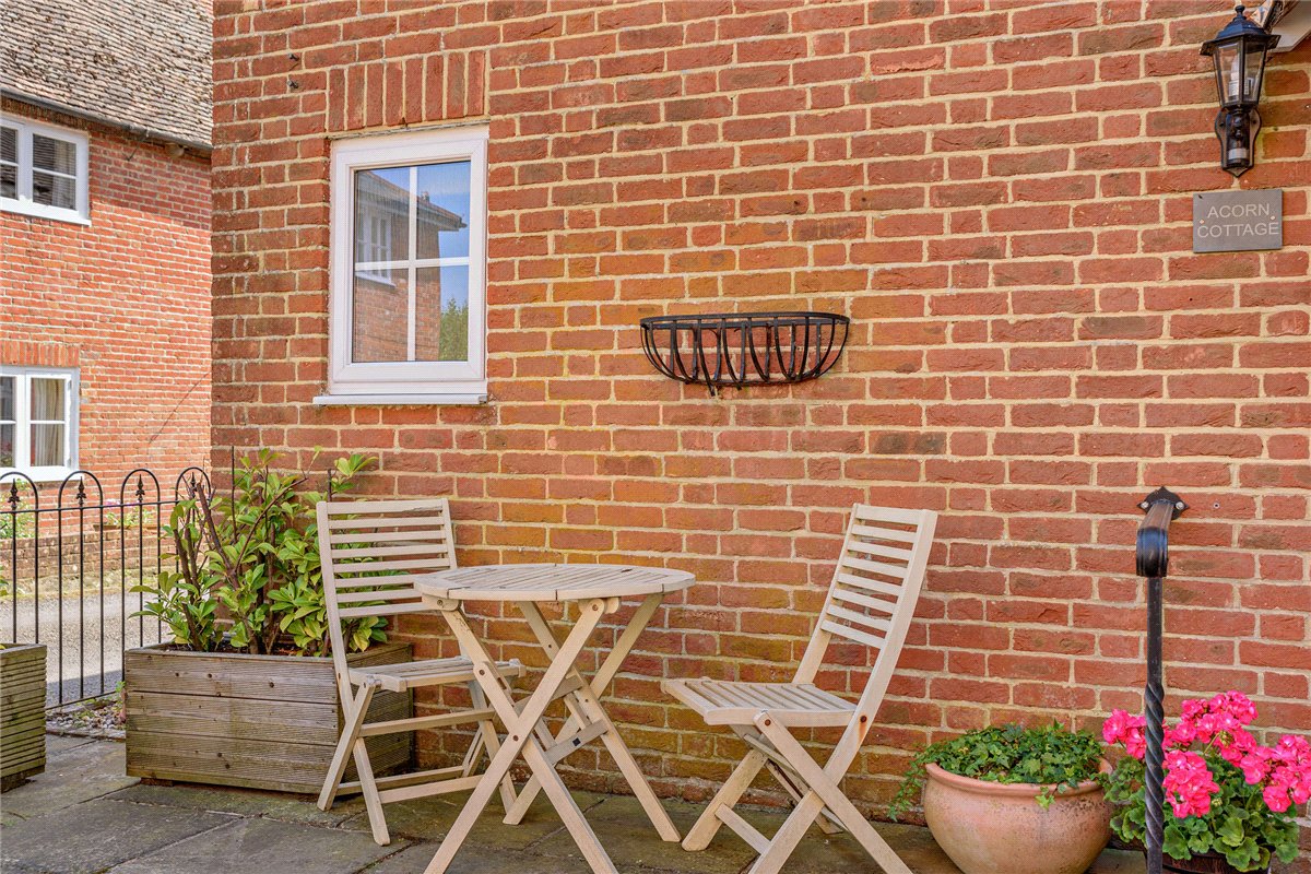 2 bedroom House, Church Lane, Hambledon, PO7 - Available, Image 7