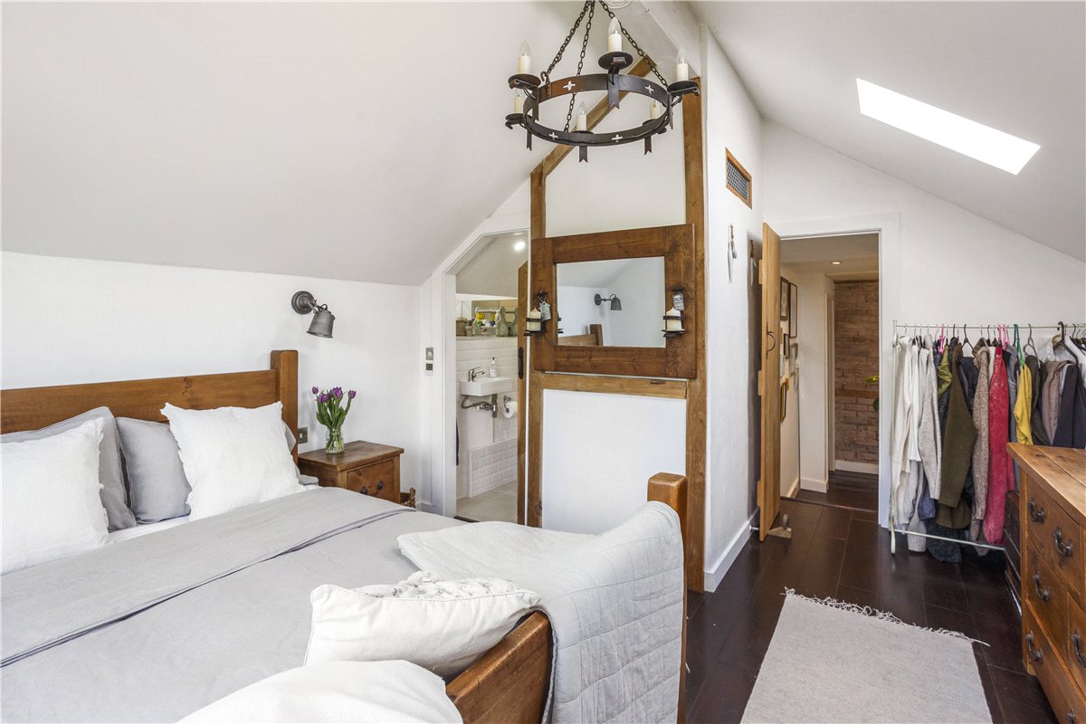 3 bedroom House, The Street, All Cannings, SN10 - Available, Image 9