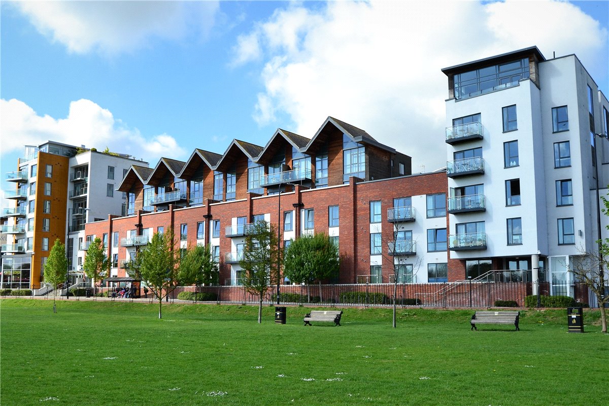 2 bedroom Flat, Park Way, Newbury, RG14 - Let Agreed