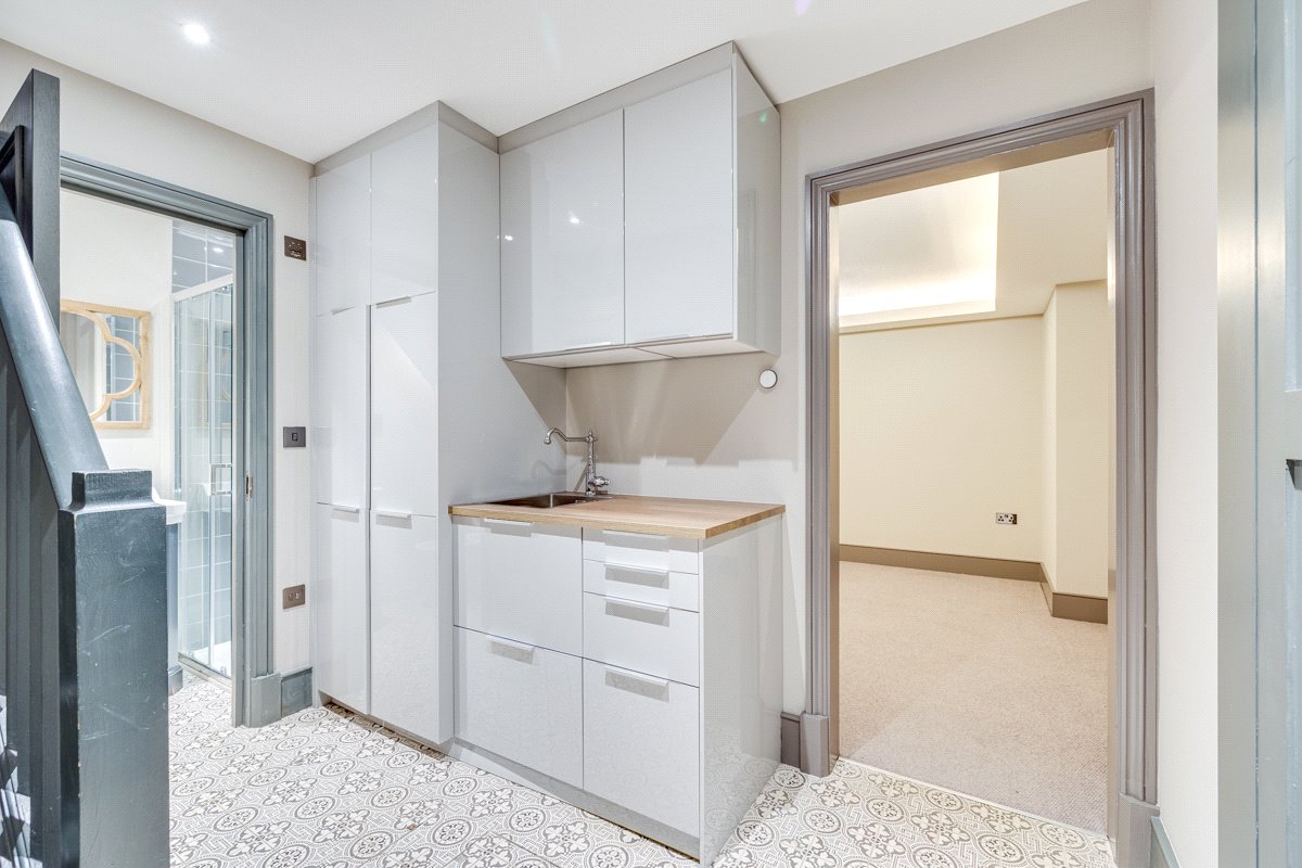 6 bedroom House, Daisy Lane, London, SW6 - , Image 24