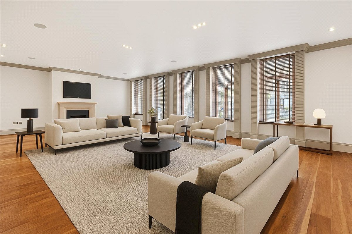 4 bedroom Flat, Marylebone Road, Marylebone, NW1 - Let Agreed