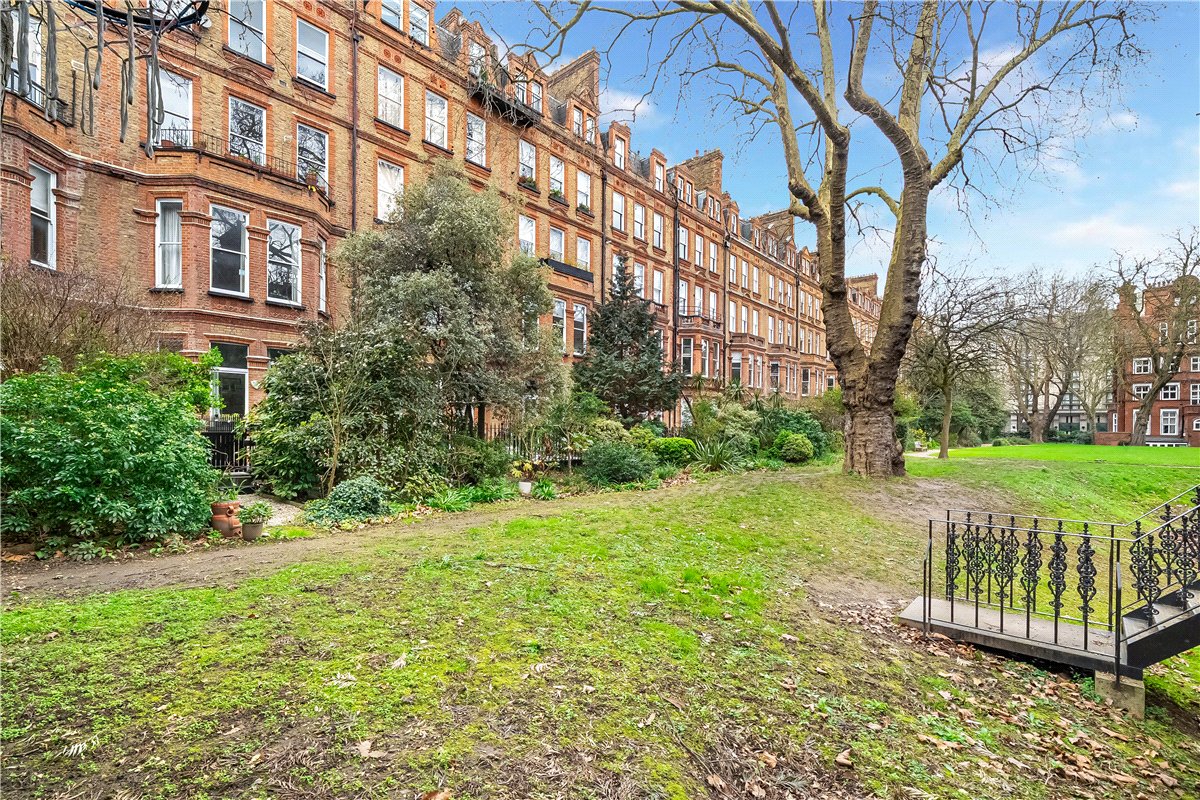 3 bedroom Flat, Harrington Gardens, London, SW7 - Available, Image 8