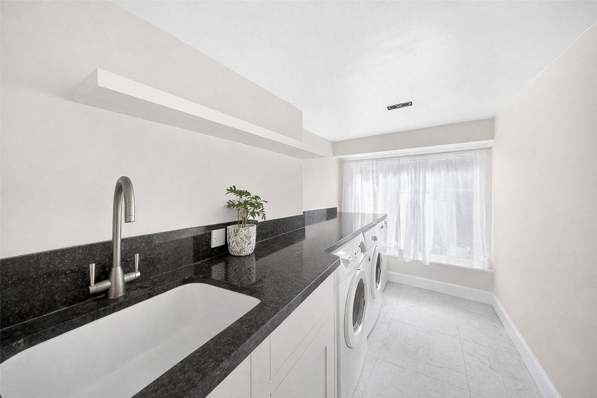 2 bedroom Flat, Harrington Gardens, London, SW7 - Available, Image 8